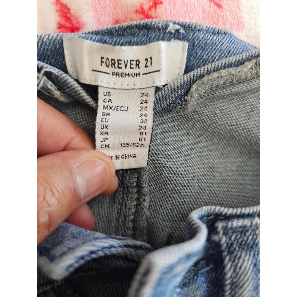 Women's Forever 21 Premium Straight Leg Denim Jeans Pants Size 24 Blue Pockets - Picture 2 of 12